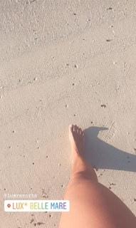 Camille Cerf feet photo thumbnail