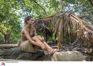 Camille Cerf feet photo thumbnail