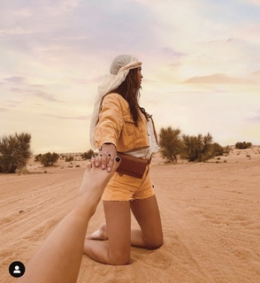 Camille Cerf feet photo thumbnail