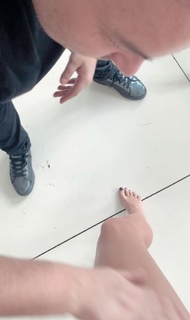 Camille Cerf feet photo thumbnail