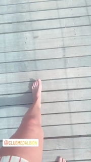 Camille Cerf feet photo thumbnail