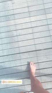 Camille Cerf feet photo thumbnail