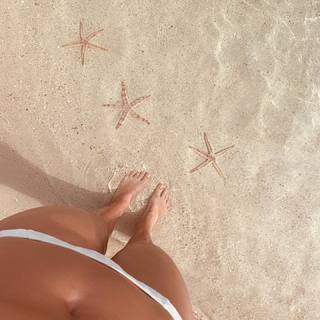 Camille Cerf feet photo thumbnail