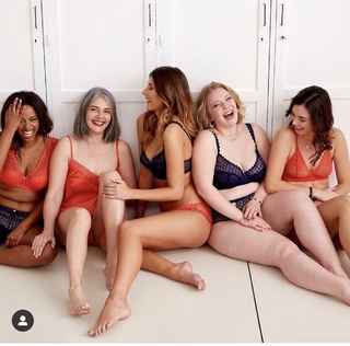 Camille Cerf feet photo thumbnail