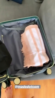 Camille Cerf feet photo thumbnail