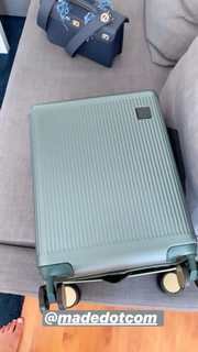 Camille Cerf feet photo thumbnail