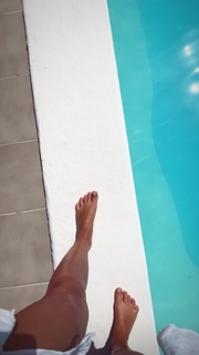 Camille Cerf feet photo thumbnail