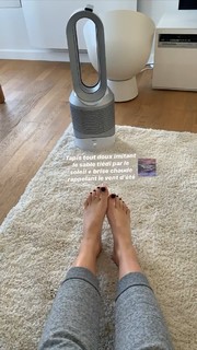 Camille Cerf feet photo thumbnail