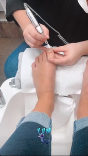 Camille Cerf feet photo thumbnail