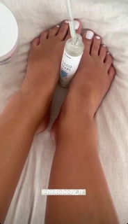 Camille Cerf feet photo thumbnail