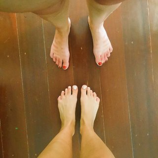 Camille Cerf feet photo thumbnail
