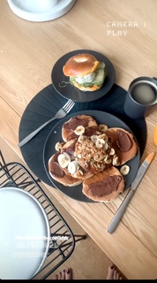 Camille Cerf feet photo thumbnail