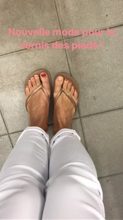Camille Cerf feet photo thumbnail