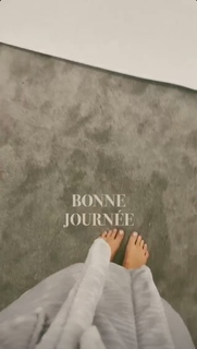 Camille Cerf feet photo thumbnail