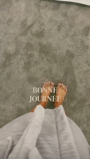 Camille Cerf feet photo thumbnail