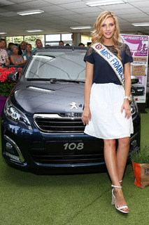 Camille Cerf feet photo thumbnail