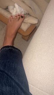 Camille Cerf feet photo thumbnail