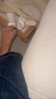 Camille Cerf feet photo thumbnail