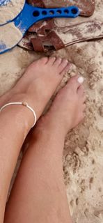 Camille Cerf feet photo thumbnail