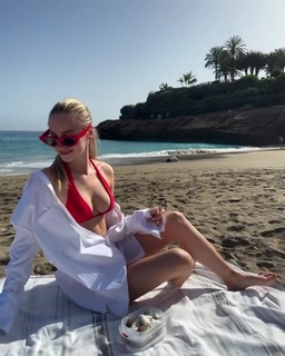 Camille Dhont feet photo 8