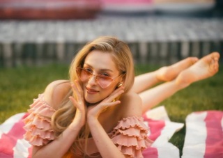 Camille Dhont feet photo 17