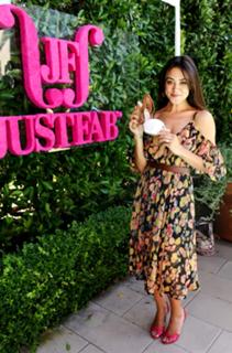 Camille Guaty feet photo thumbnail