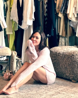 Camille Guaty feet photo thumbnail
