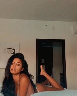 Camille Hyde feet photo 12