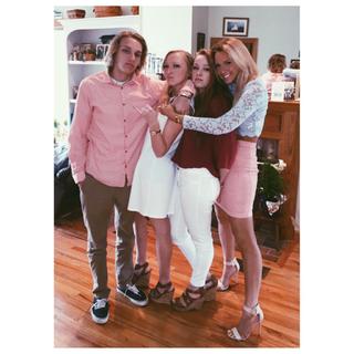 Camille Kostek feet photo thumbnail