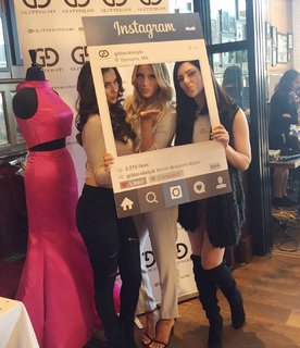 Camille Kostek feet photo thumbnail