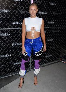 Camille Kostek feet photo thumbnail