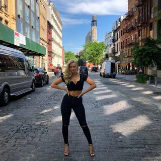 Camille Kostek feet photo thumbnail