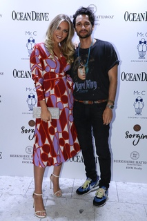 Camille Kostek feet photo thumbnail