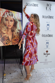 Camille Kostek feet photo thumbnail