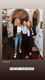 Camille Kostek feet photo thumbnail