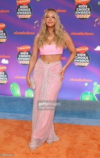 Camille Kostek feet photo thumbnail