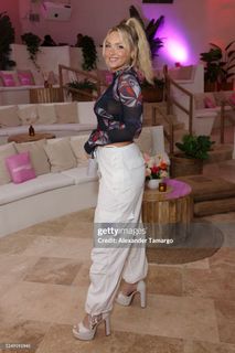 Camille Kostek feet photo thumbnail