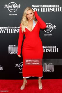 Camille Kostek feet photo thumbnail