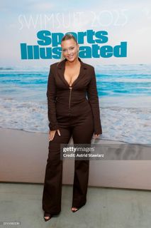 Camille Kostek feet photo thumbnail