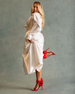 Camille Kostek feet photo 1