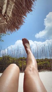 Camille Lou feet photo thumbnail