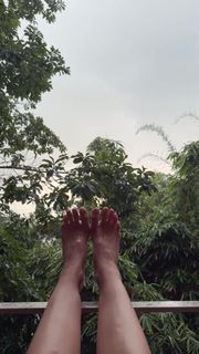 Camille Lou feet photo thumbnail