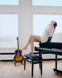 Camille Lou feet photo 9