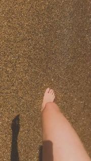 Camille Lou feet photo 4