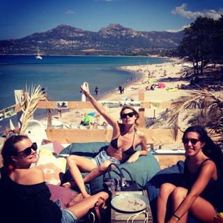 Camille Rowe feet photo thumbnail