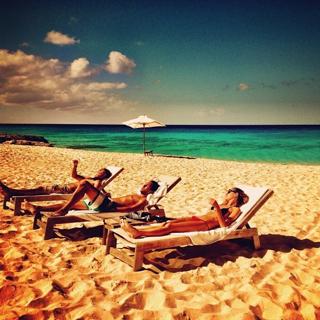 Camille Rowe feet photo thumbnail