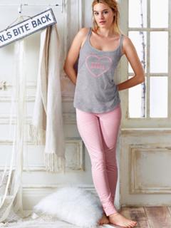 Camille Rowe feet photo thumbnail