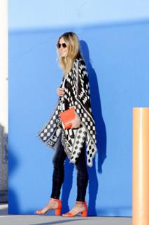 Camille Rowe feet photo thumbnail