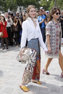 Camille Rowe feet photo thumbnail