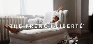 Camille Rowe feet photo thumbnail